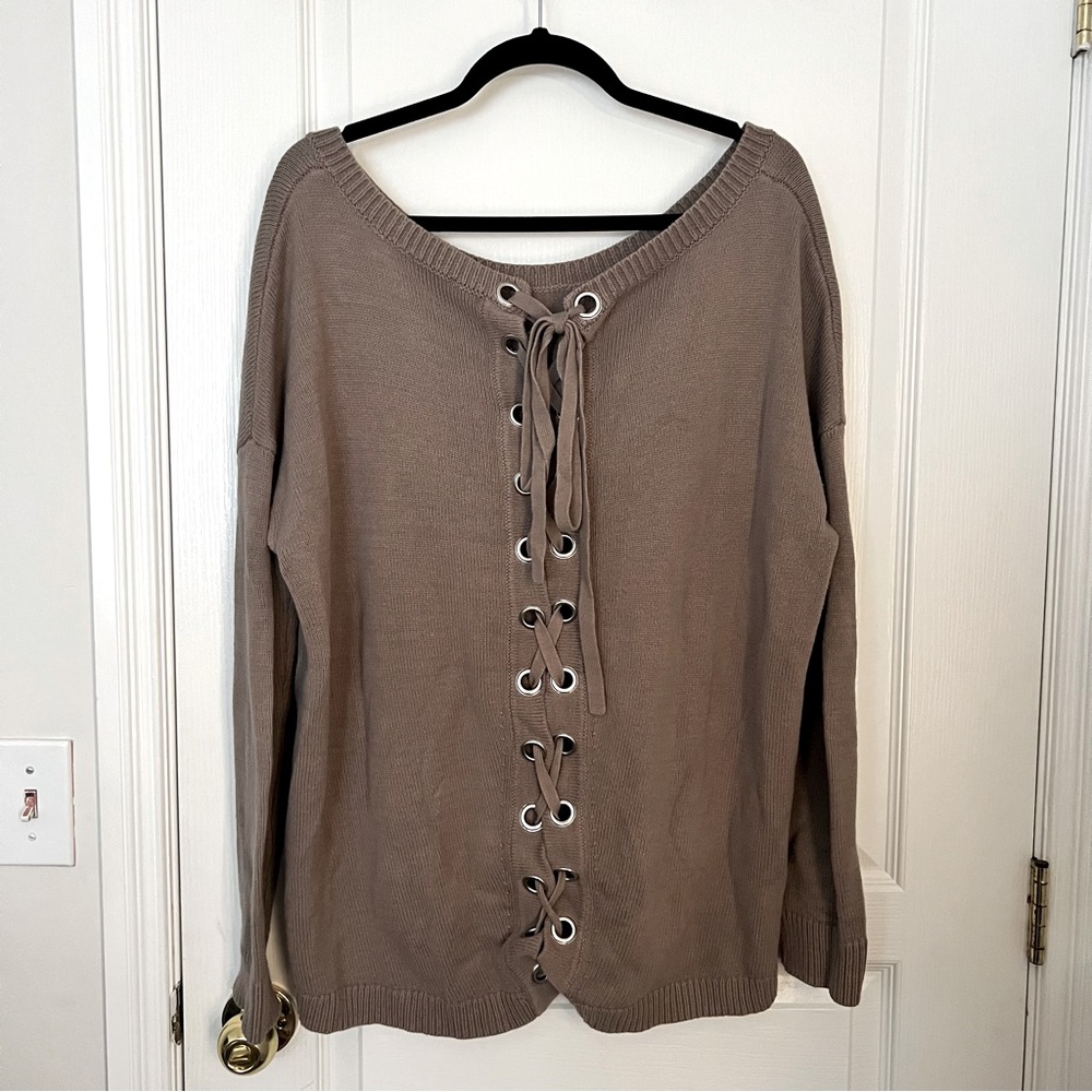 Express Lace Up Back High-Low Pullover - Picture 3 of 6